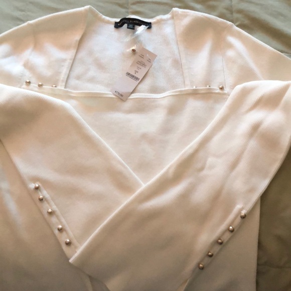 Beautiful WhitehouseBlackmarket sweater - Picture 3 of 3